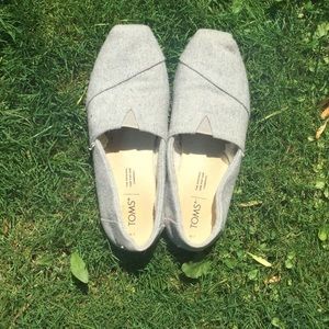 Toms,  size 7